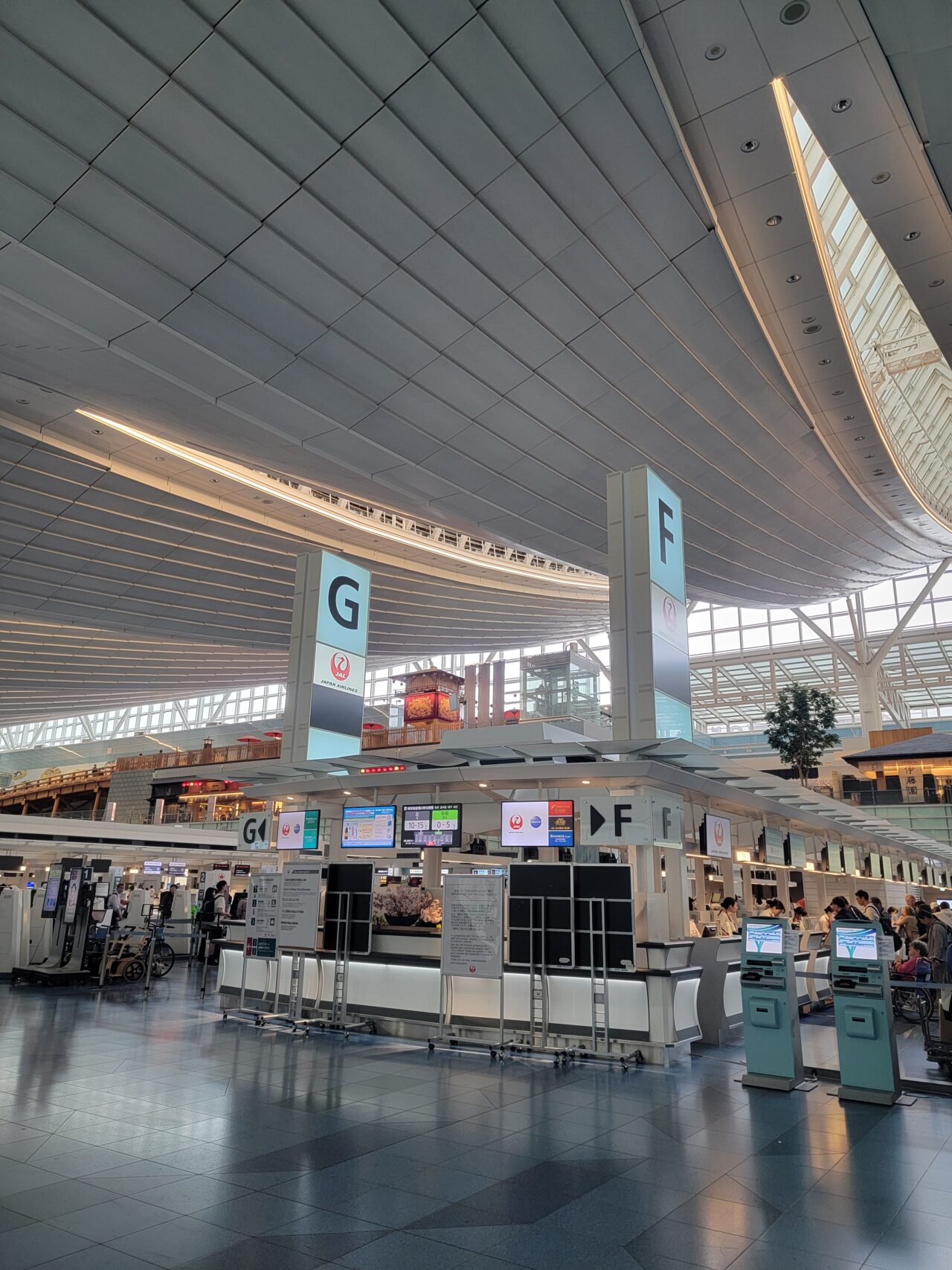 羽田空港国際線チェックインカウンター