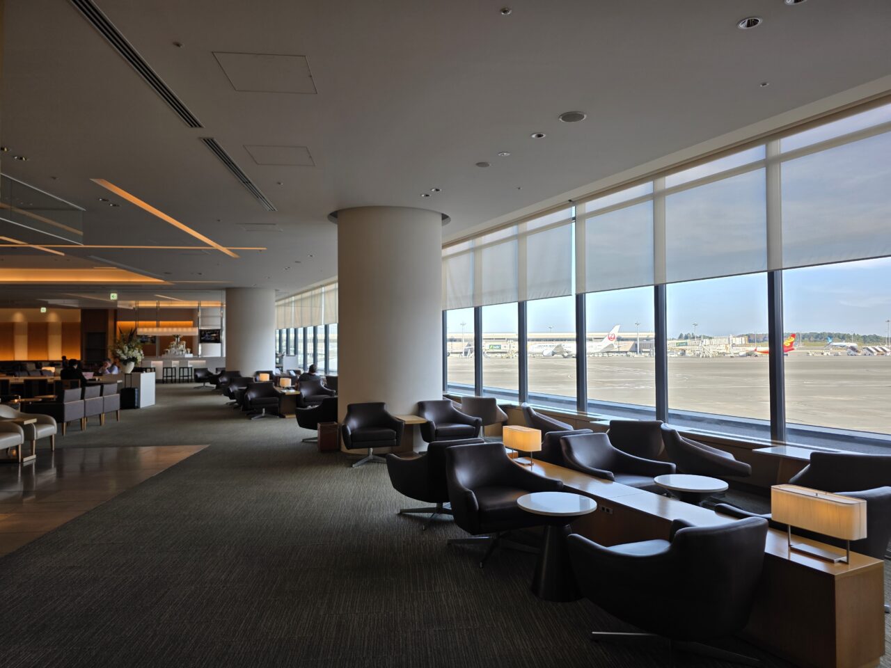 JAL成田国際線サクララウンジ
