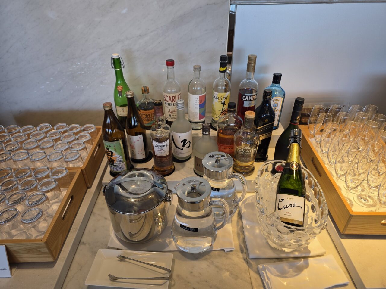 JAL成田国際線サクララウンジ