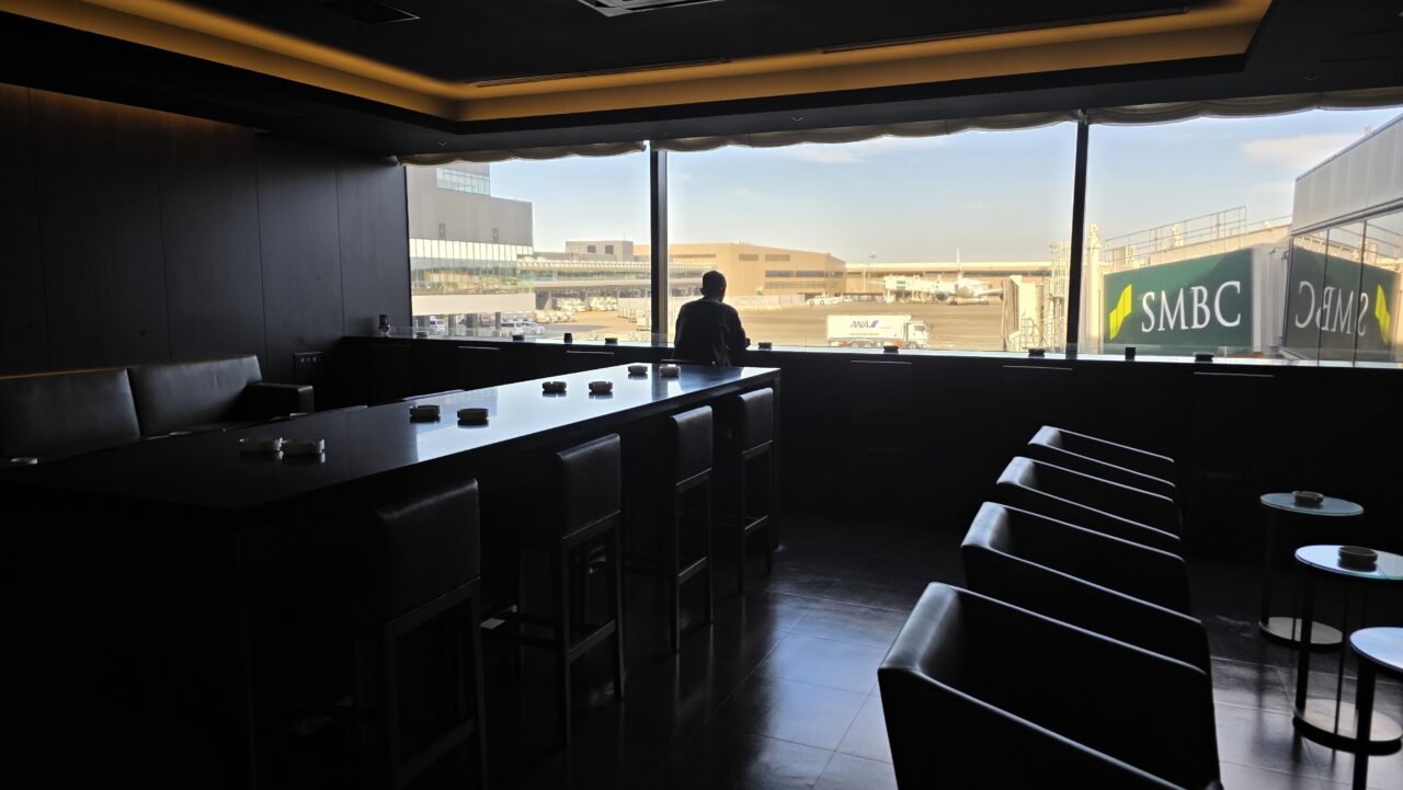 JAL成田国際線サクララウンジ