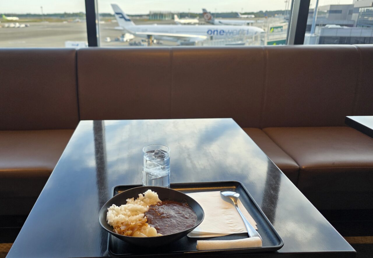 JAL成田国際線サクララウンジ