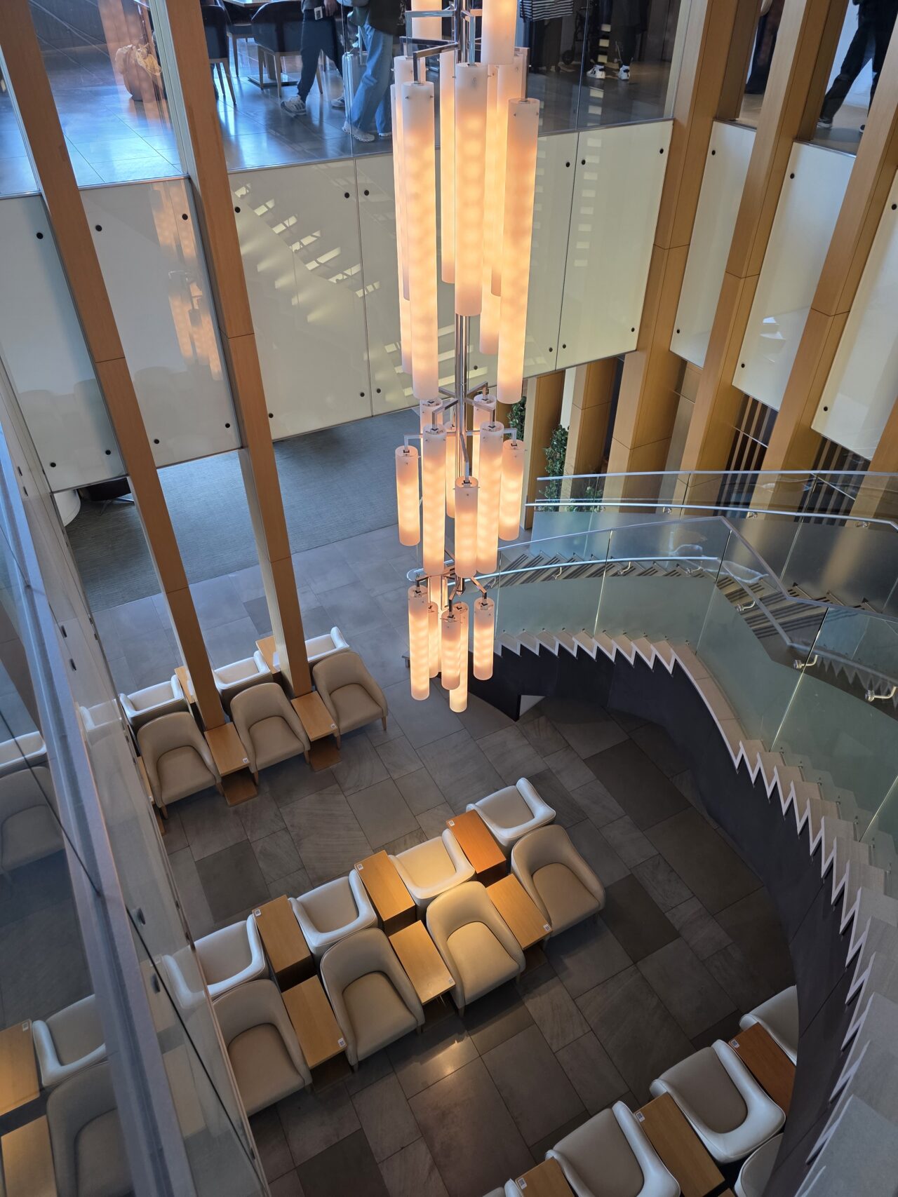 JAL成田国際線サクララウンジ