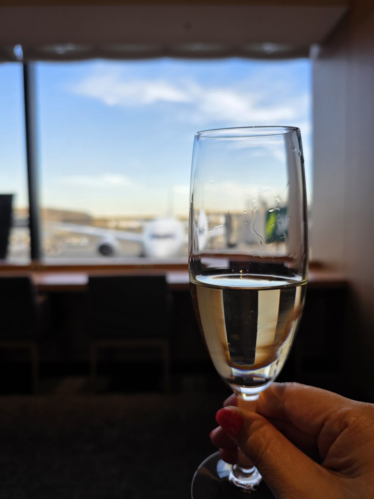 JAL成田国際線サクララウンジ