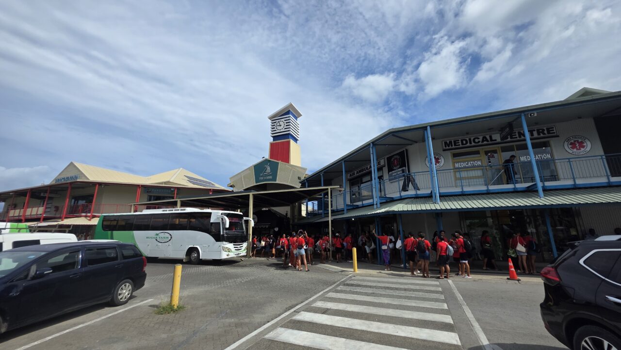 ポートデナラウ