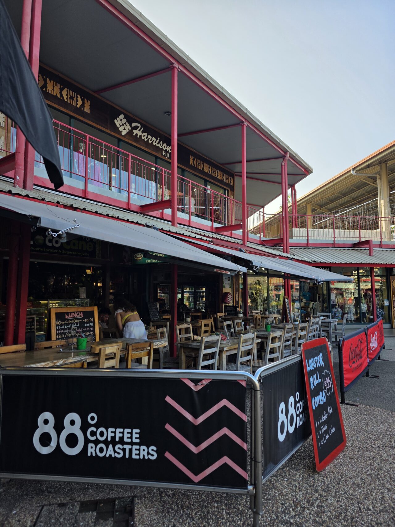 ポートデナラウ ショッピングセンター