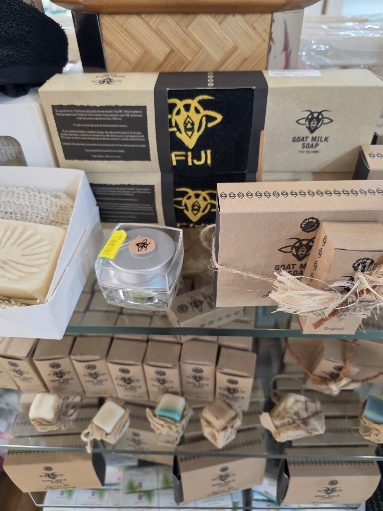 ポートデナラウ ショッピングセンター:フィジーお土産