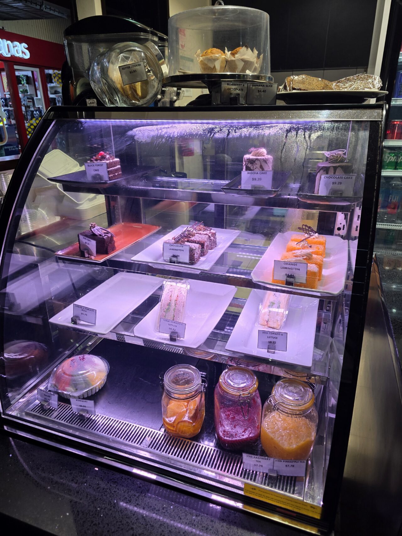 ポートデナラウ ショッピングセンター