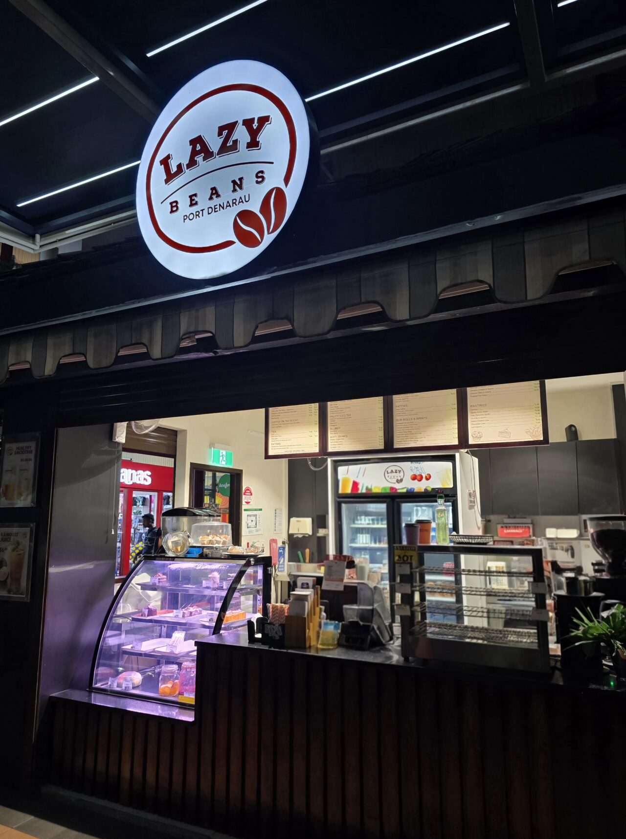 ポートデナラウ ショッピングセンター