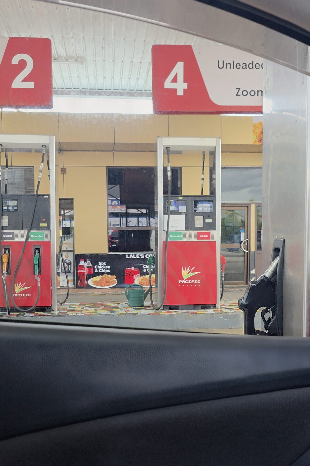 ナンディのガソリンスタンド