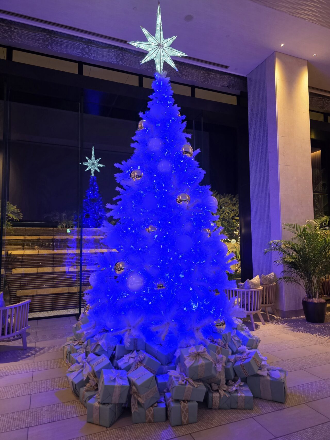 ダブルツリーヒルトン北谷のクリスマスツリー