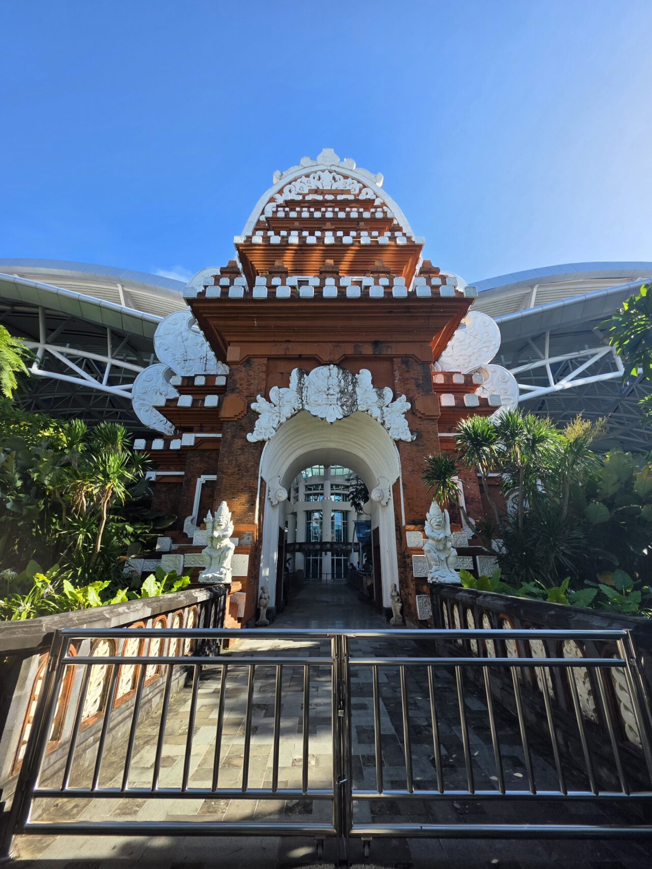 デンパサール国際空港