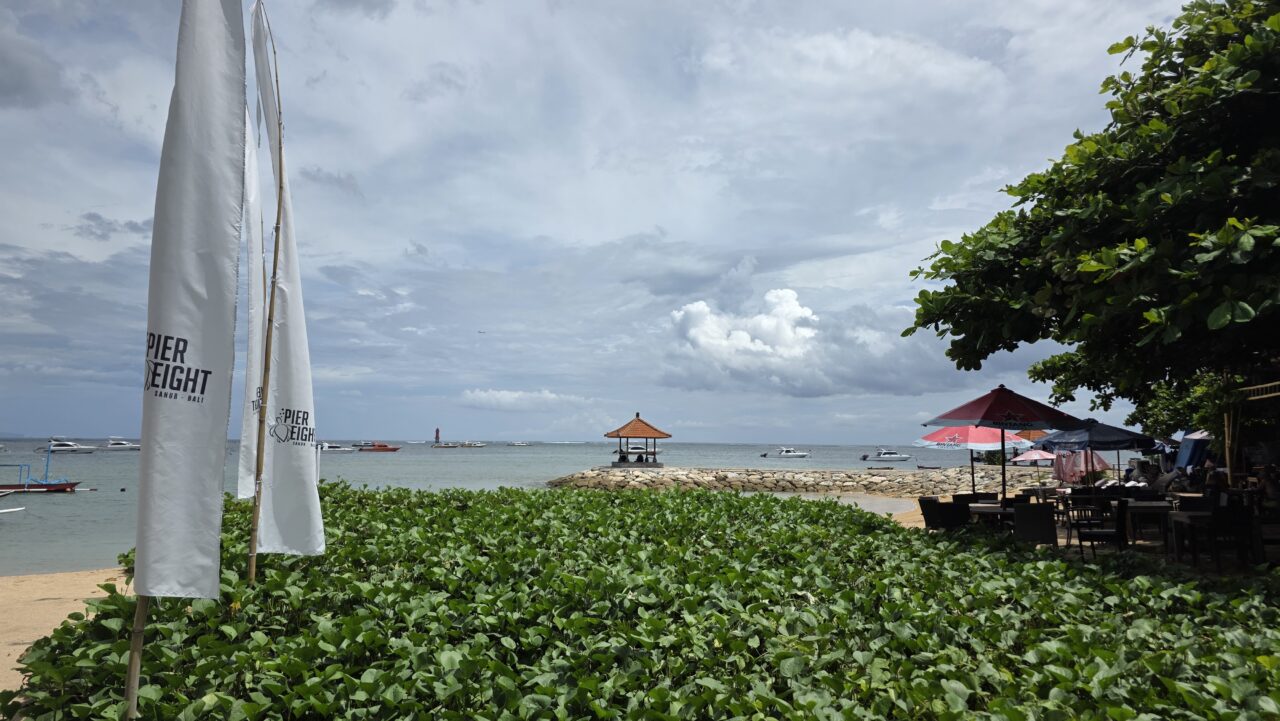 サヌールビーチ