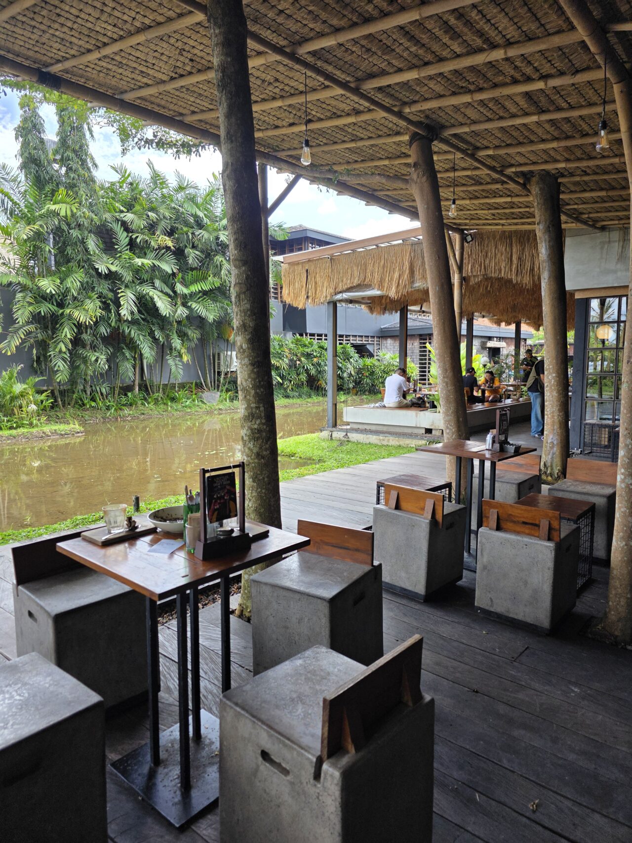 Pison Ubud（ピソン・ウブド）