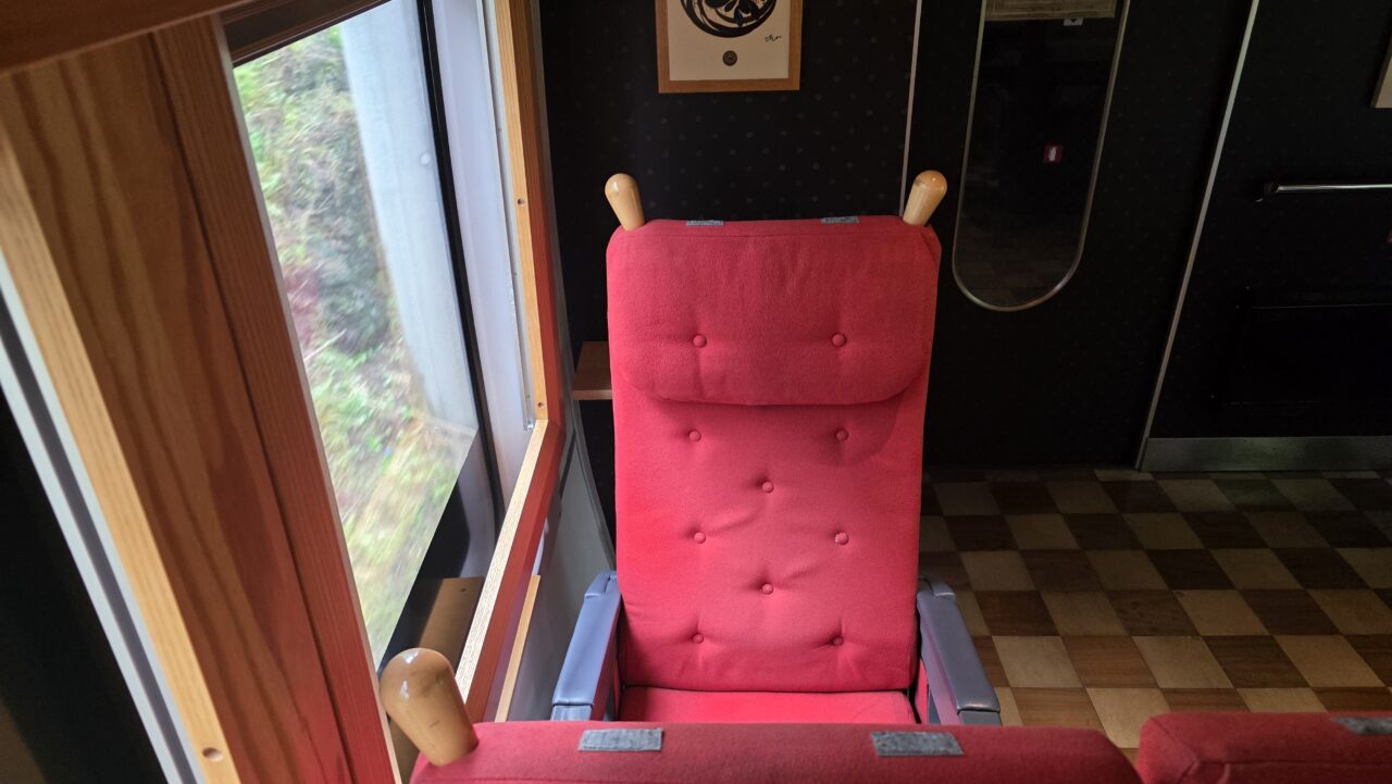 富士山ビュー特急2号車